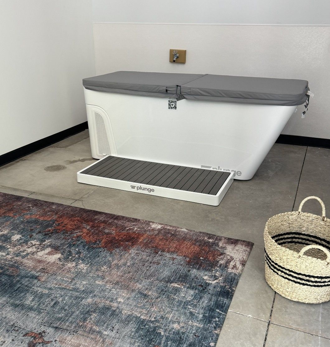 Private cold plunge room